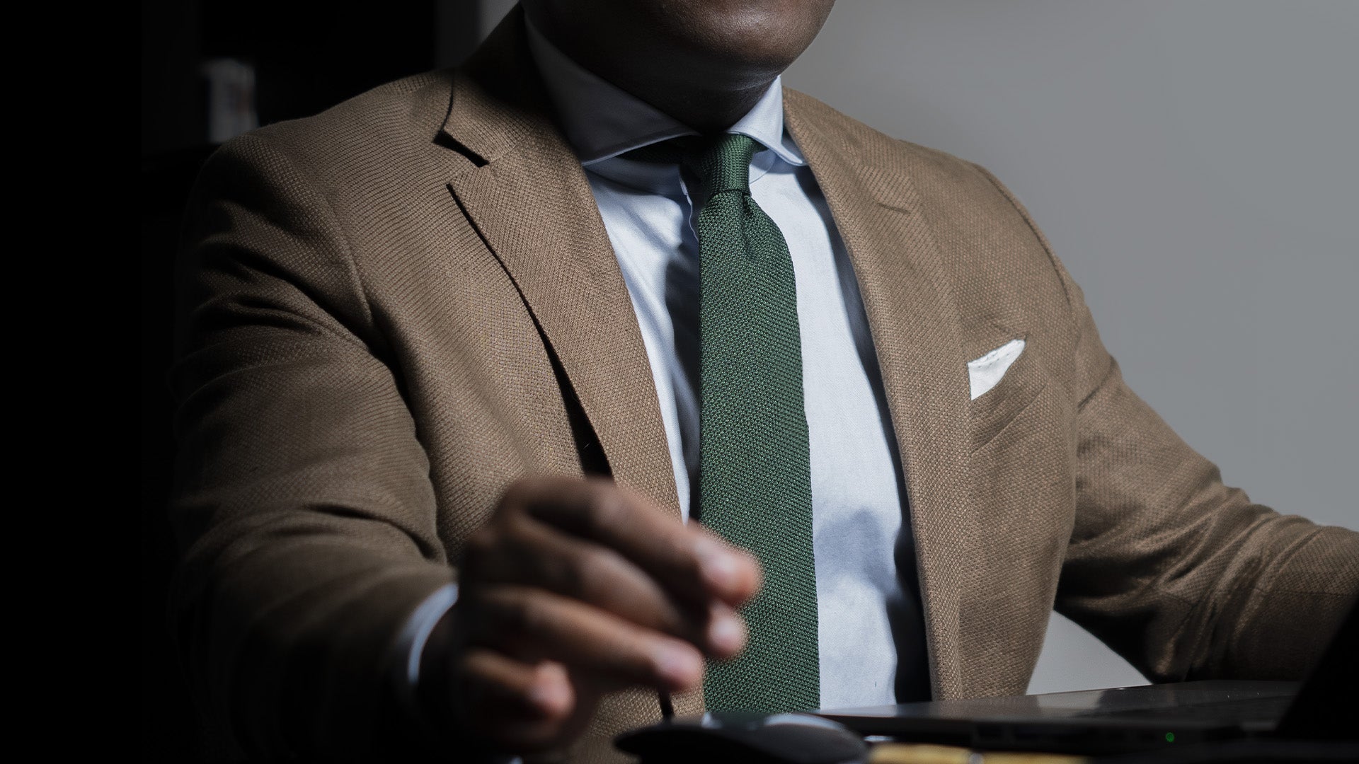 blue tie green shirt