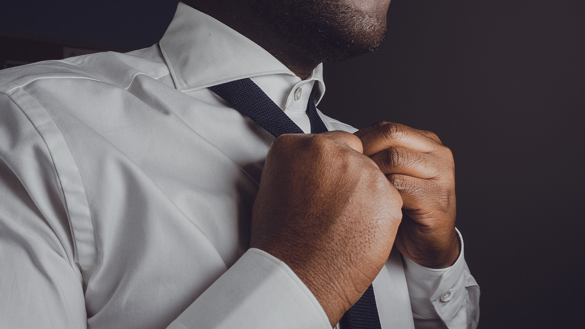 How To Wear A Short Sleeve Shirt - Moderrn Men's Guide