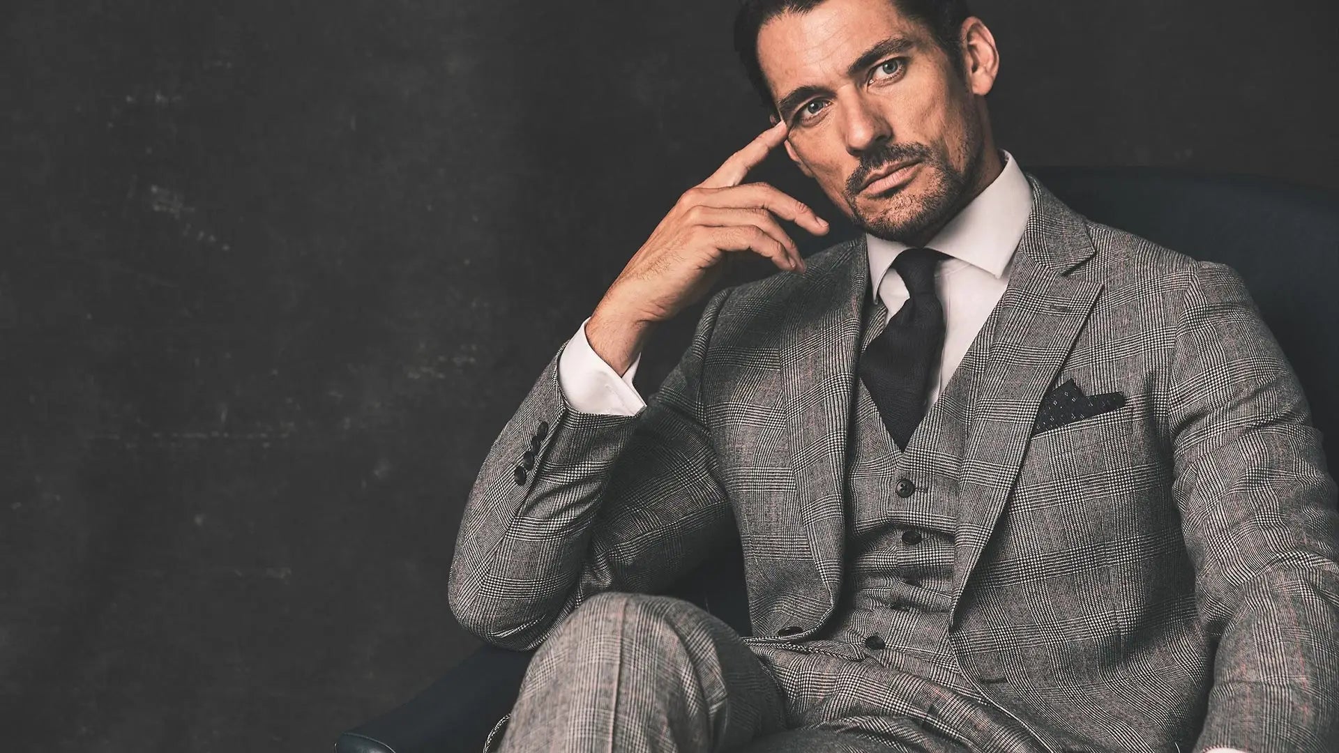 Always Bet on Black: Pairing a Black Tie Aklasu Always Bet on Black: Pairing a Black Tie Aklasu