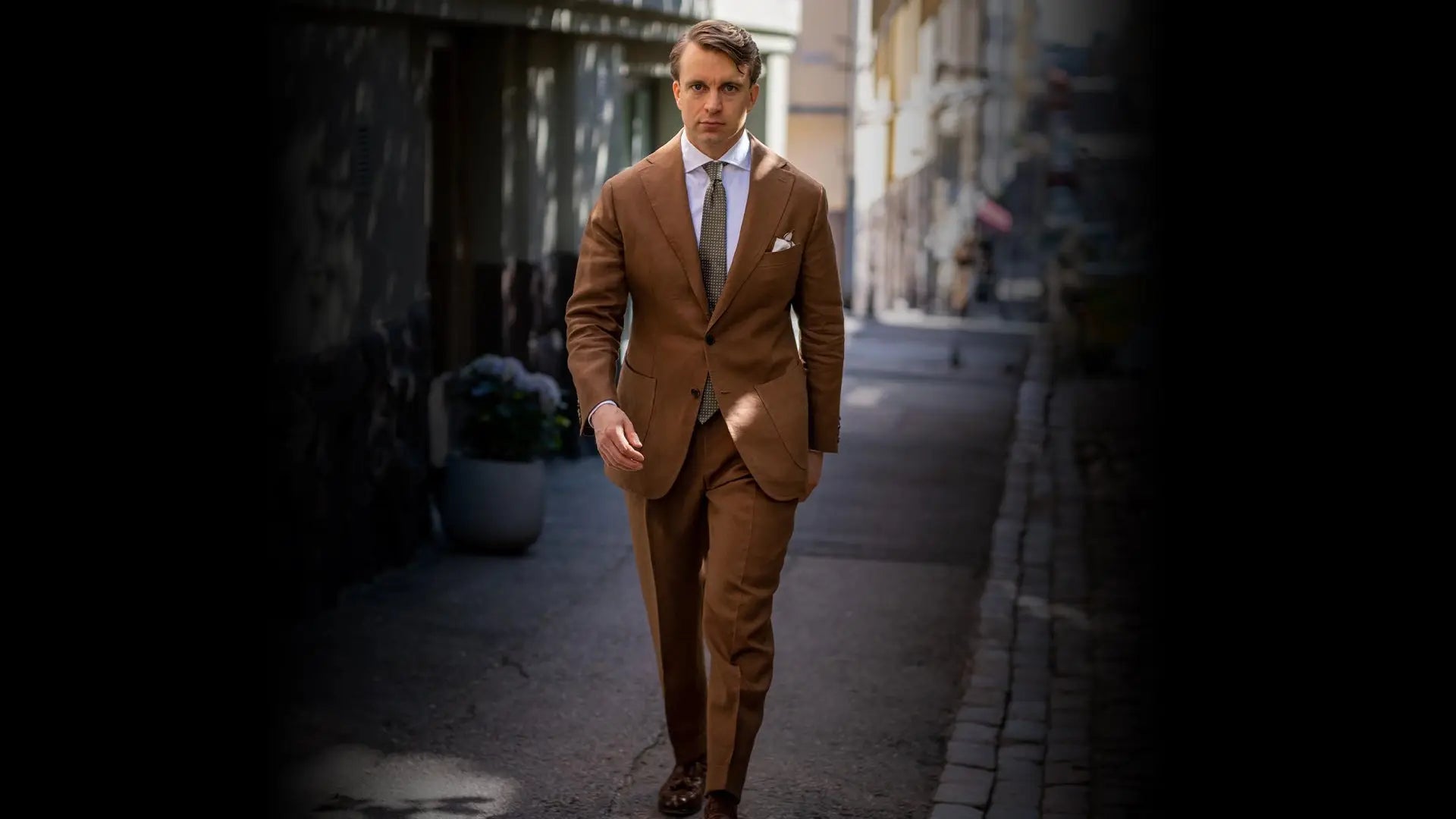Styling a Brown Suit: Timeless Tips for a Polished Look Aklasu Styling a Brown Suit: Timeless Tips for a Polished Look Aklasu