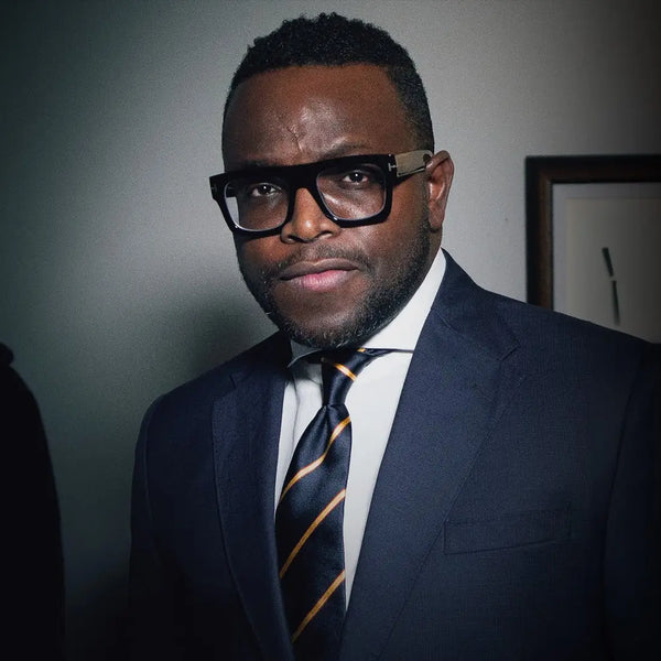 How to Dress Like an Executive and Unlock the Corner Office  Aklasu