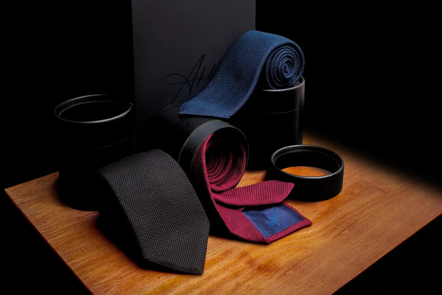 Gift Guide for Men with Timeless Style: 14 Gifts that Bring a Smile to Their Face