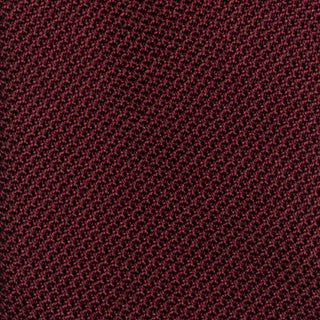 Burgundy Grenadine Tie Micro view of the  fina weave