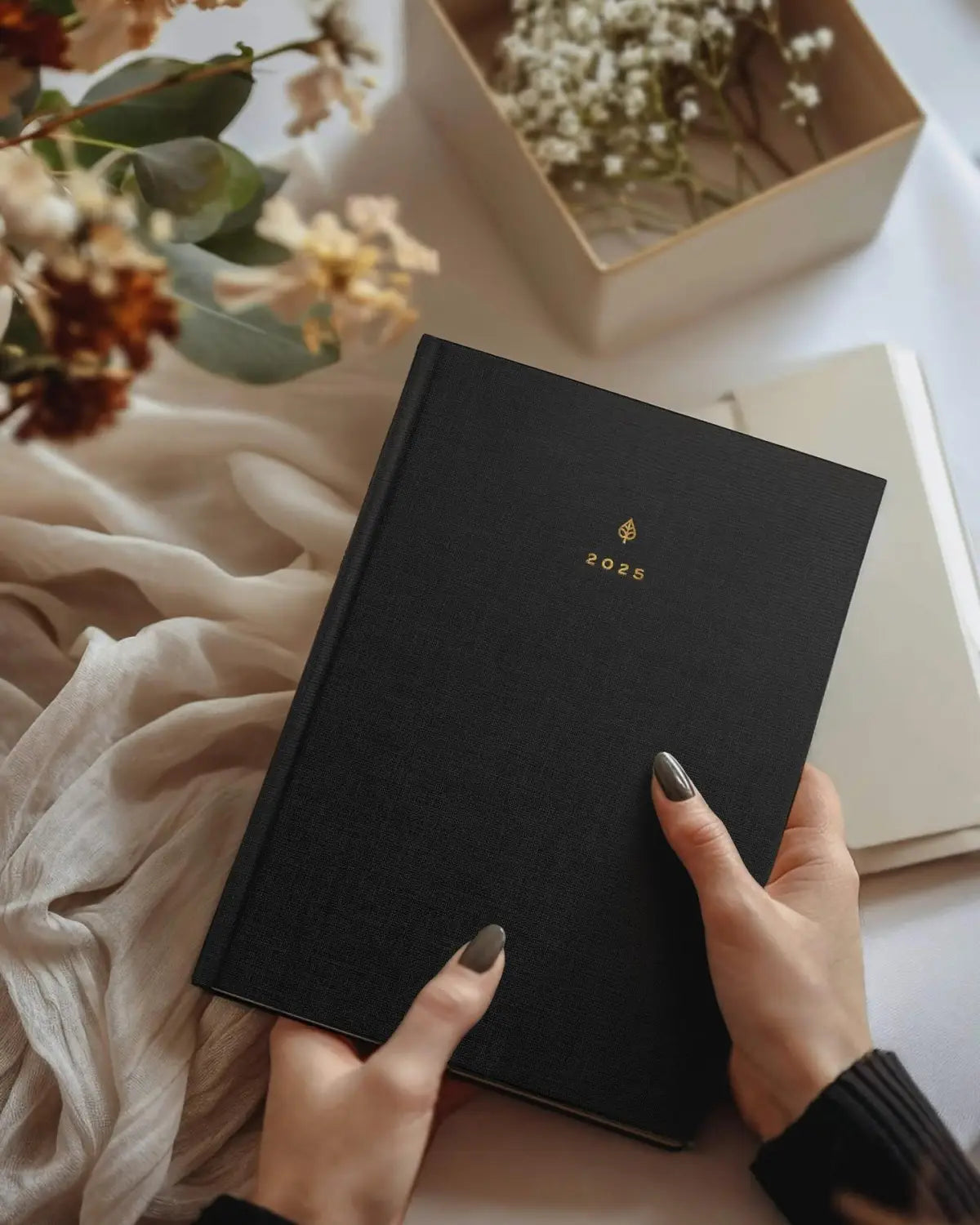 Gift Guide for Men with Timeless Style: 14 Gifts that Bring a Smile to Their Face