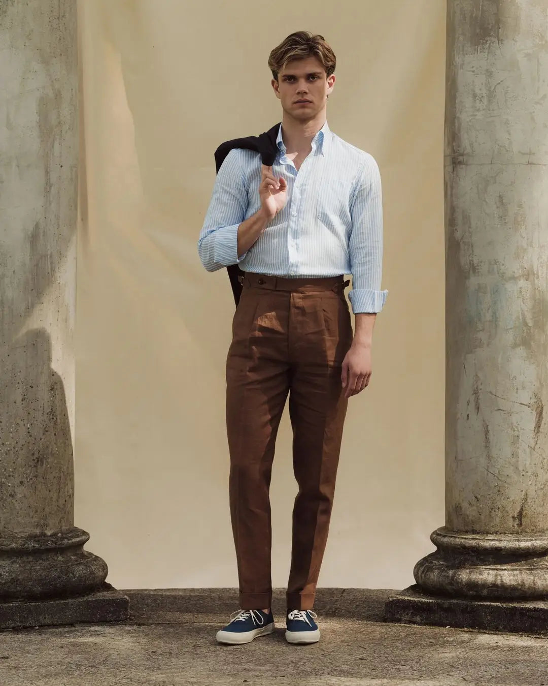 Man in casual attire showcasing men’s vacation style for a polished vacation look