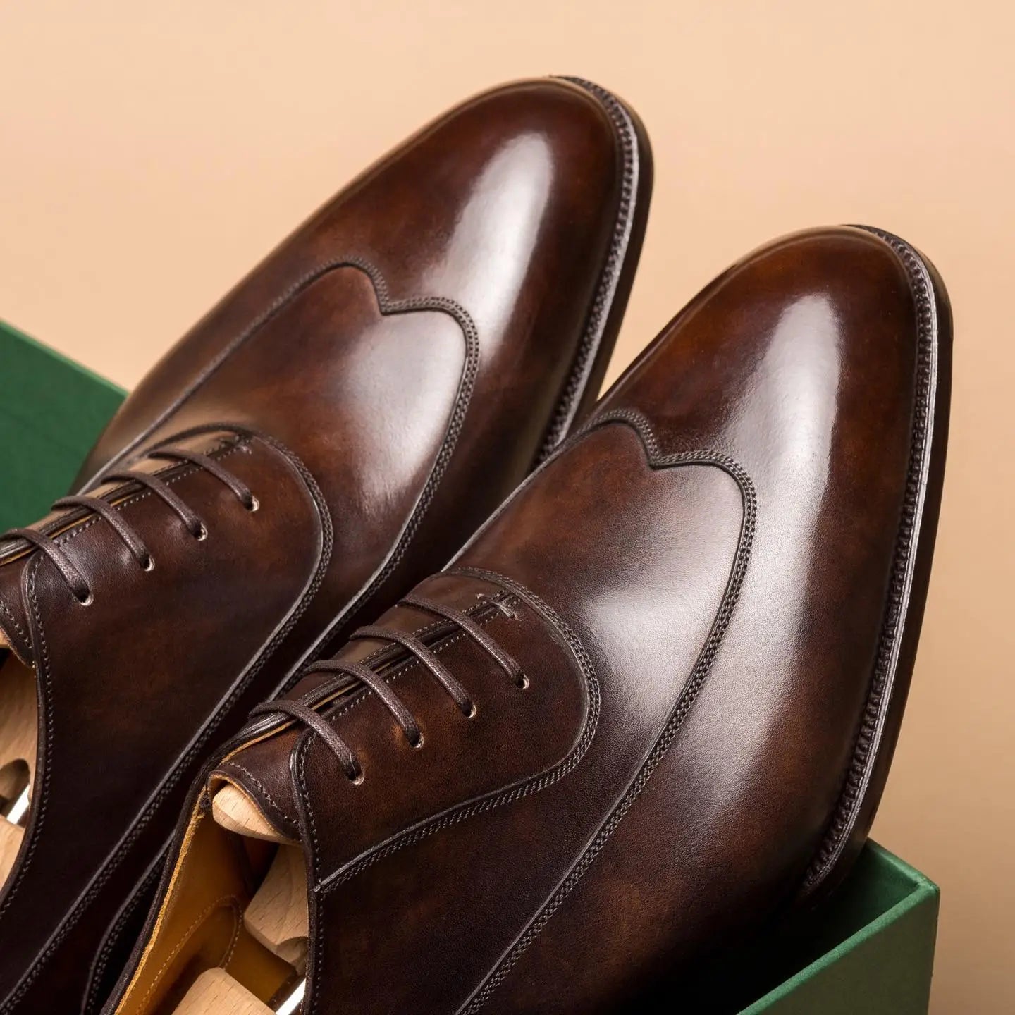Mastering the Investment Banking Dress Code: Stand Out with Timeless Style